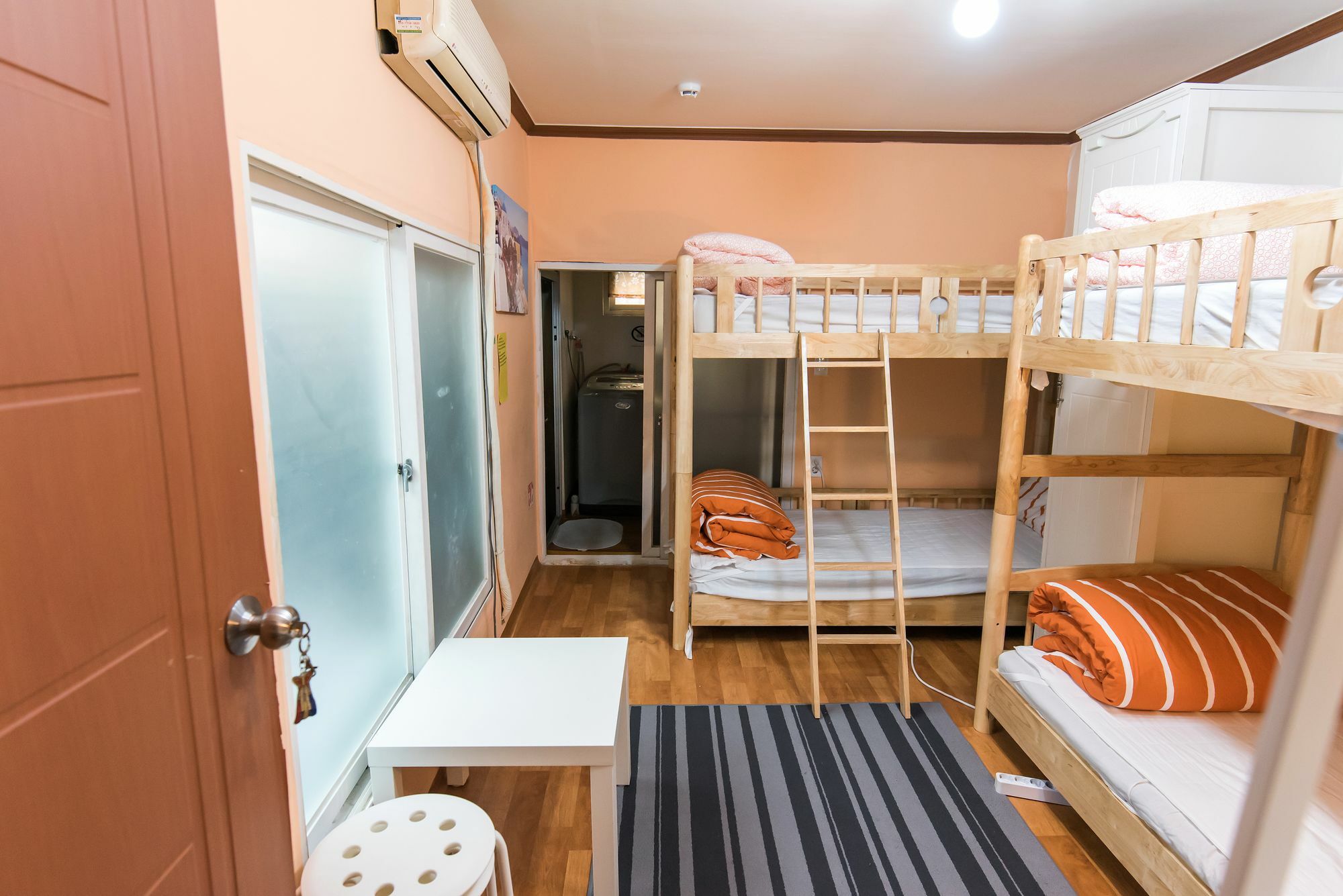 Jinho'S Black Whale Guest House & Bar โซล ภายนอก รูปภาพ